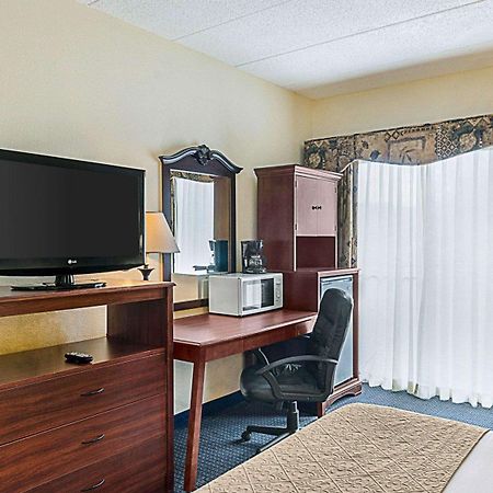 Quality Inn & Suites Worcester Exteriör bild