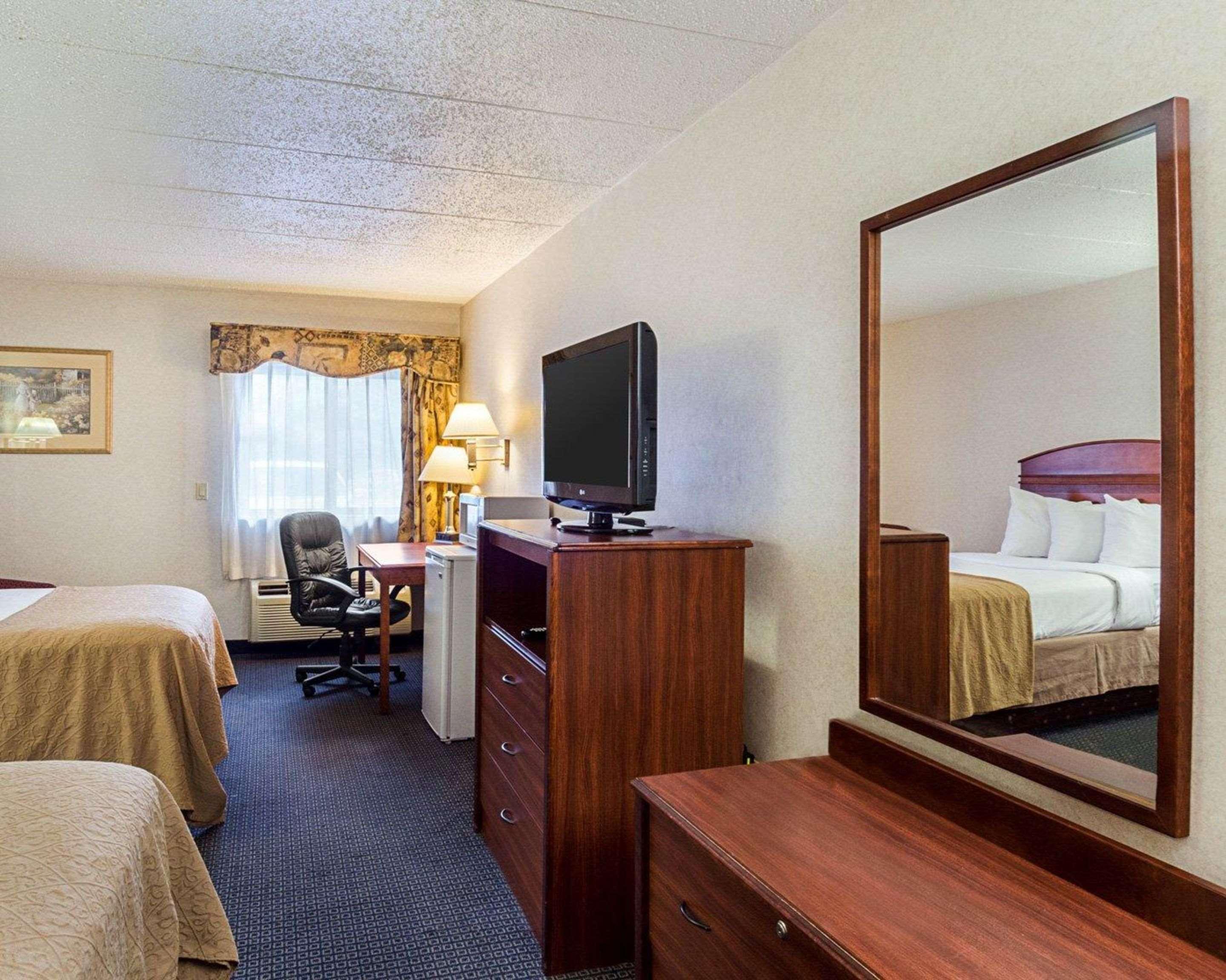 Quality Inn & Suites Worcester Exteriör bild