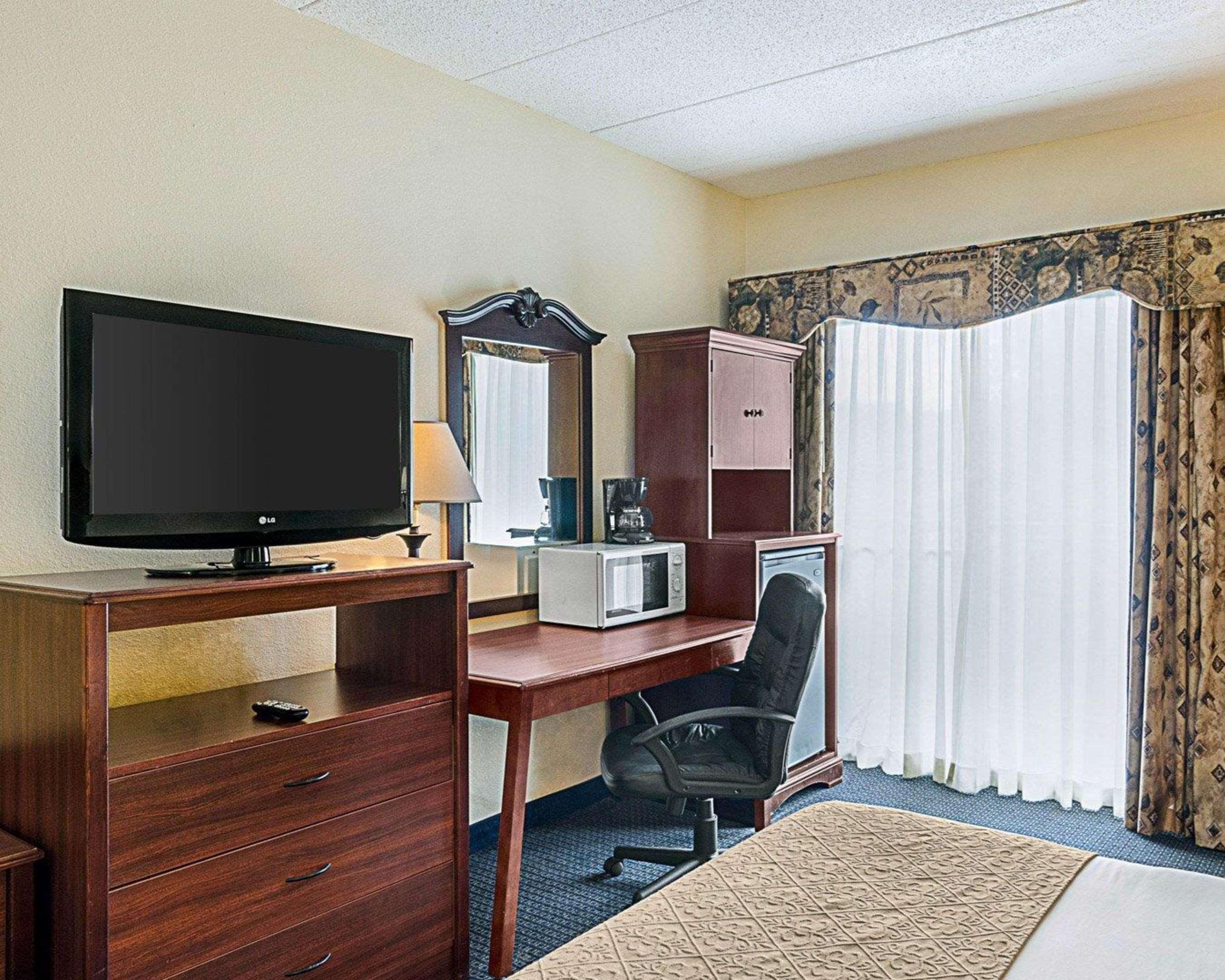 Quality Inn & Suites Worcester Exteriör bild