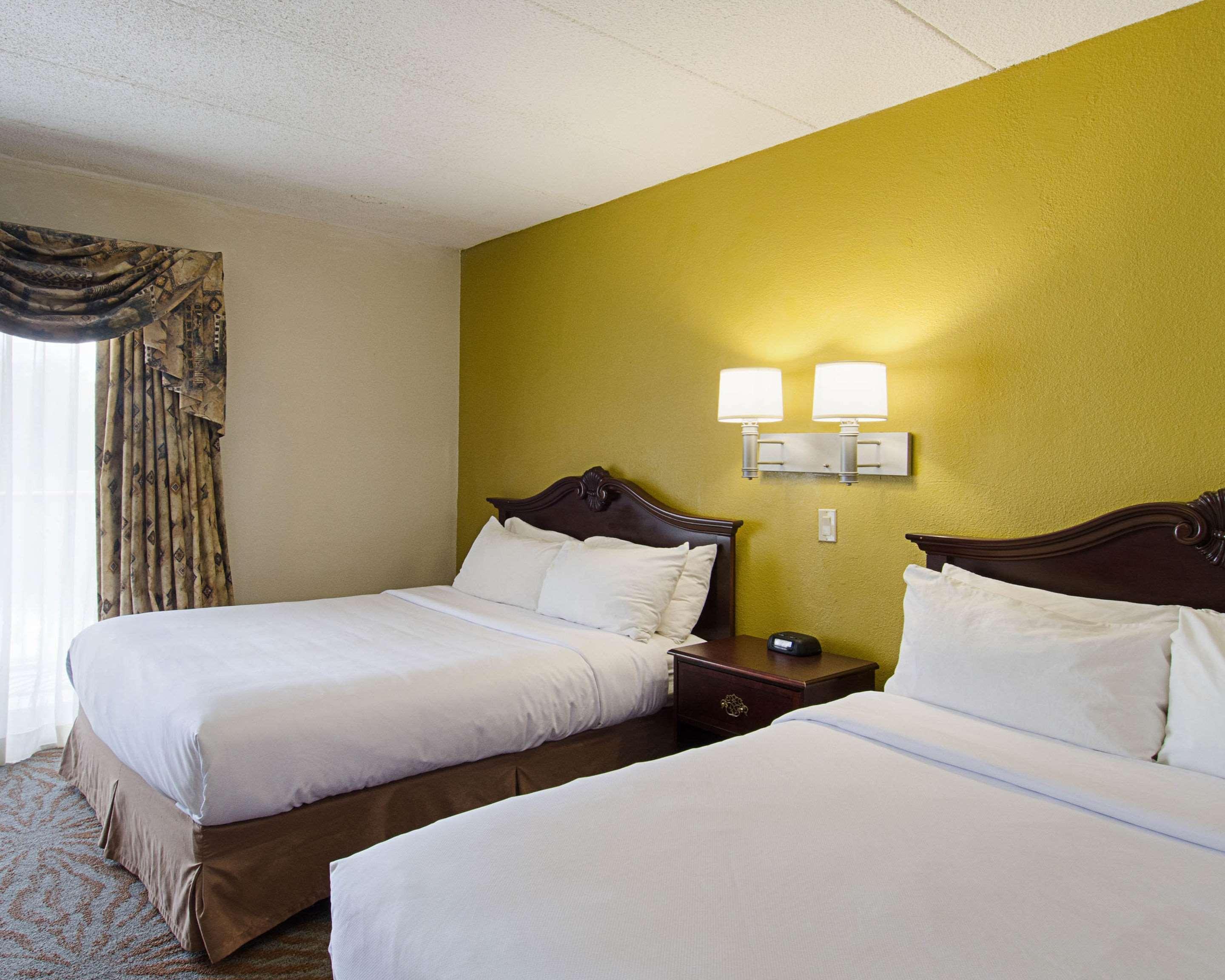 Quality Inn & Suites Worcester Exteriör bild