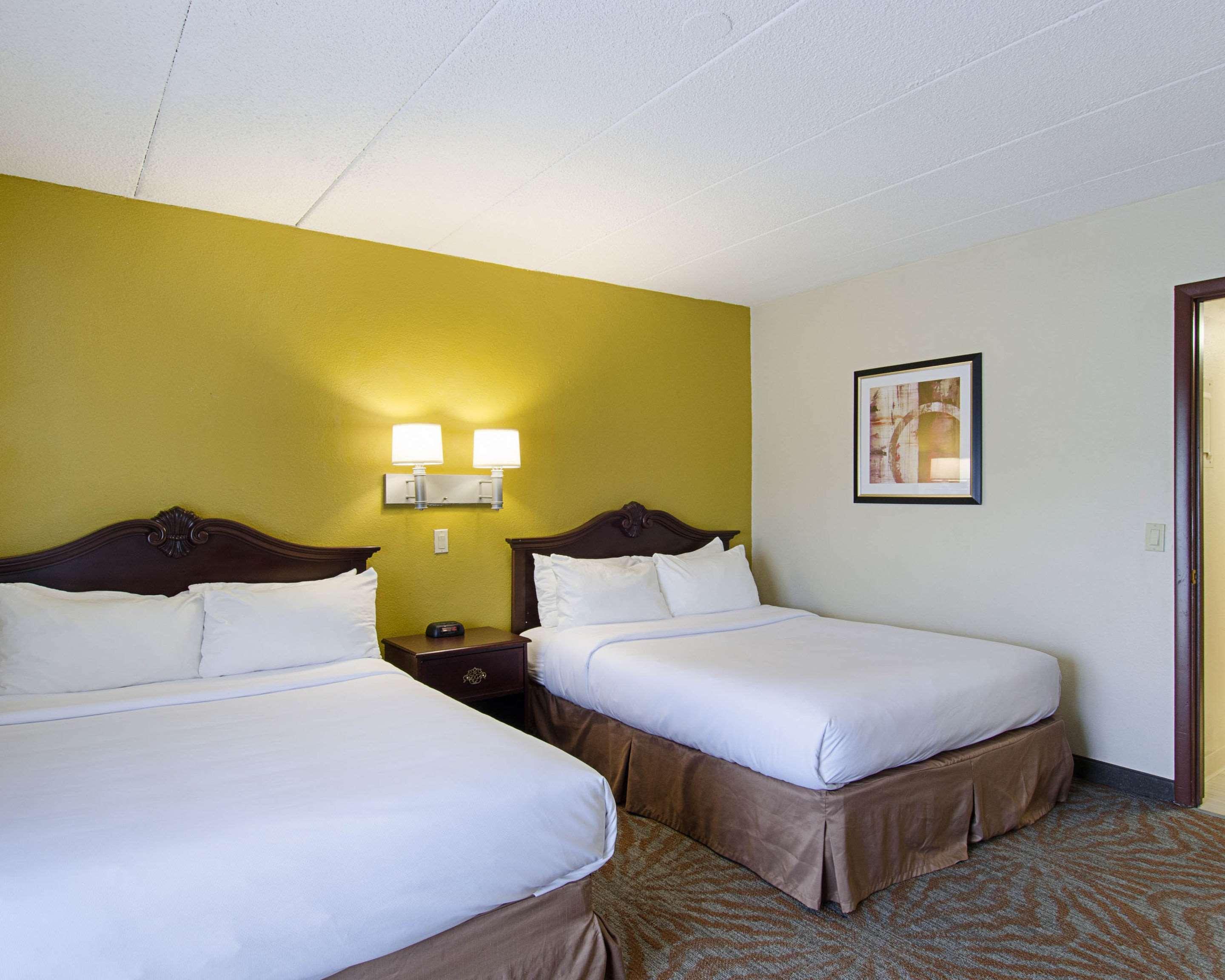 Quality Inn & Suites Worcester Exteriör bild