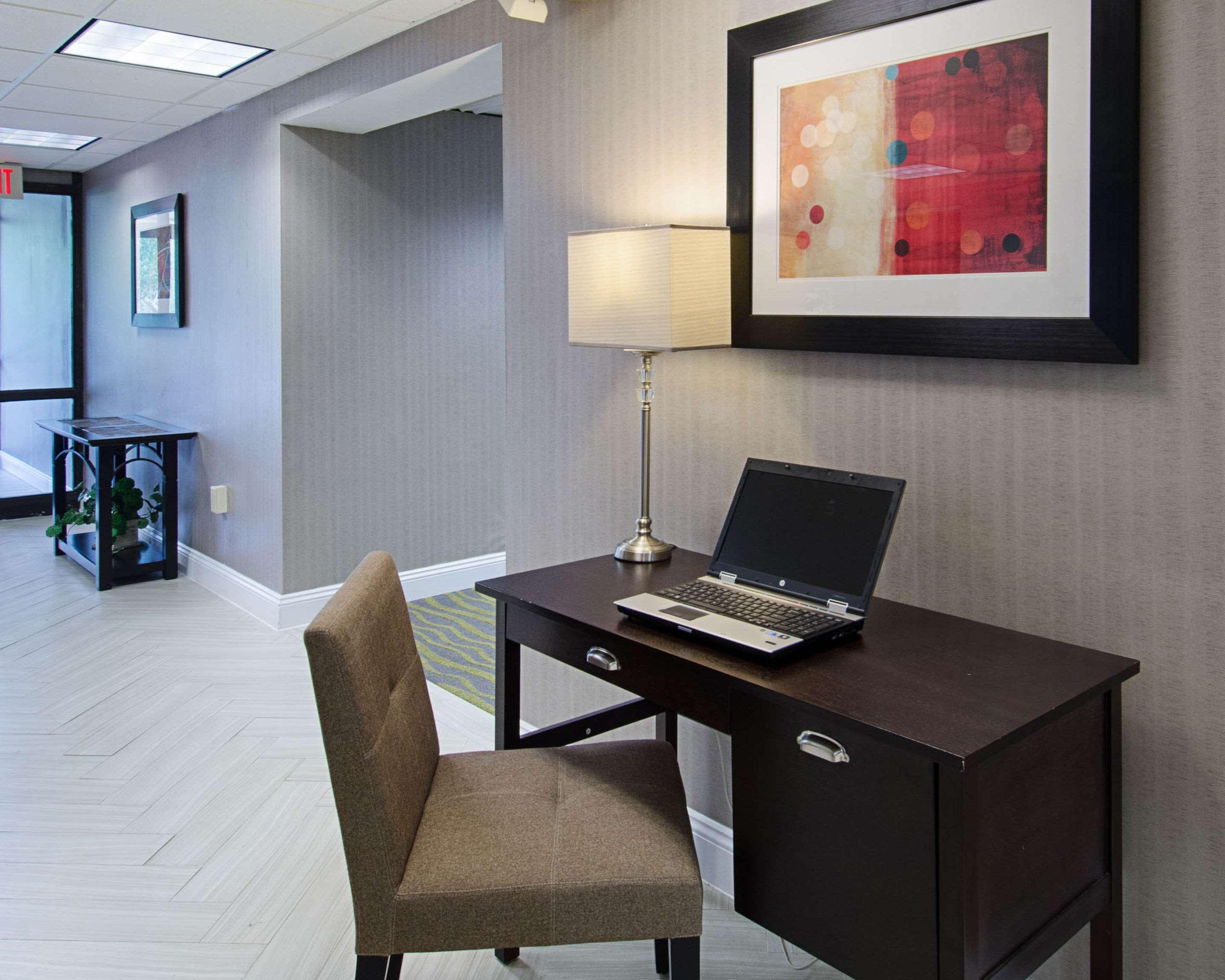 Quality Inn & Suites Worcester Exteriör bild