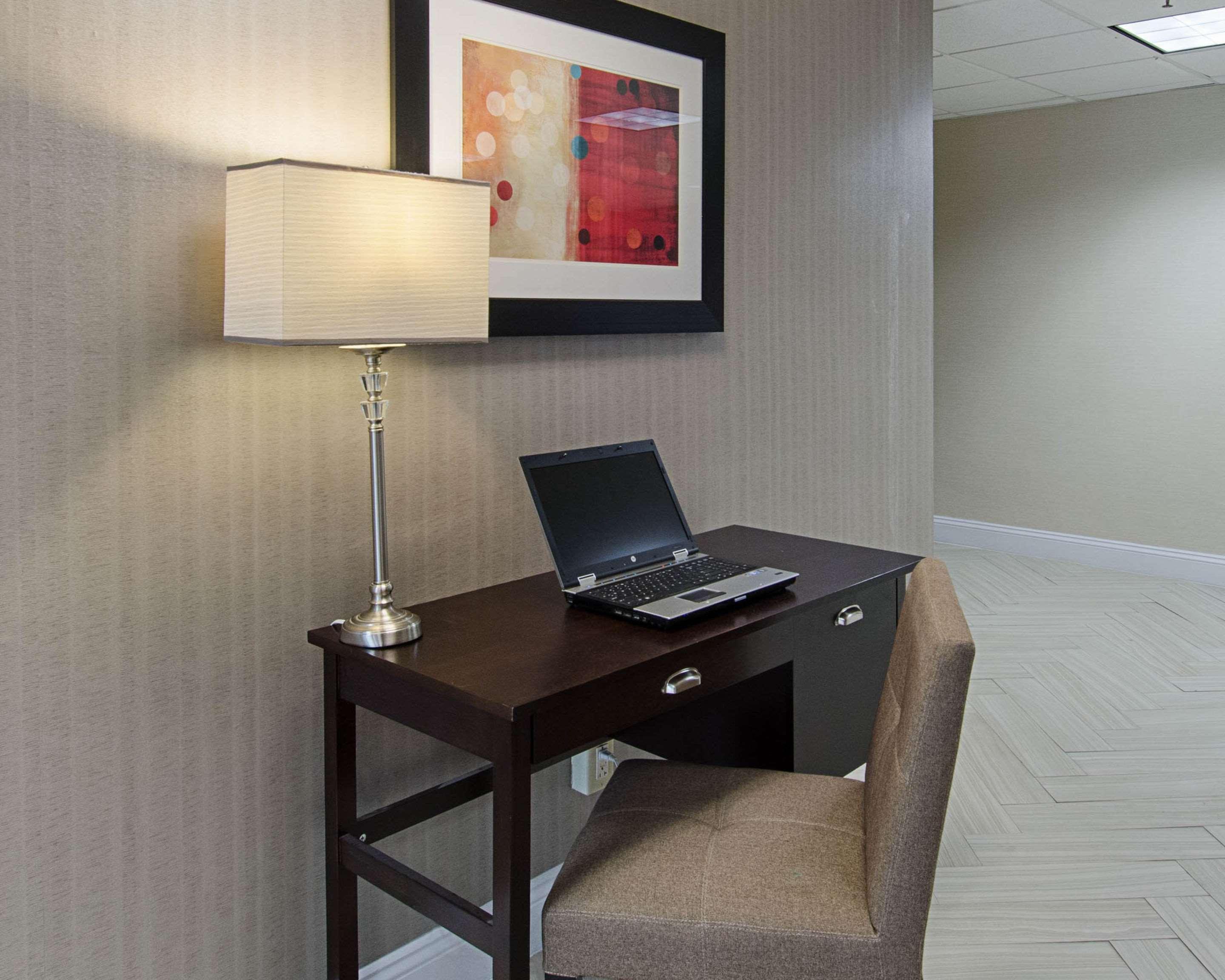 Quality Inn & Suites Worcester Exteriör bild