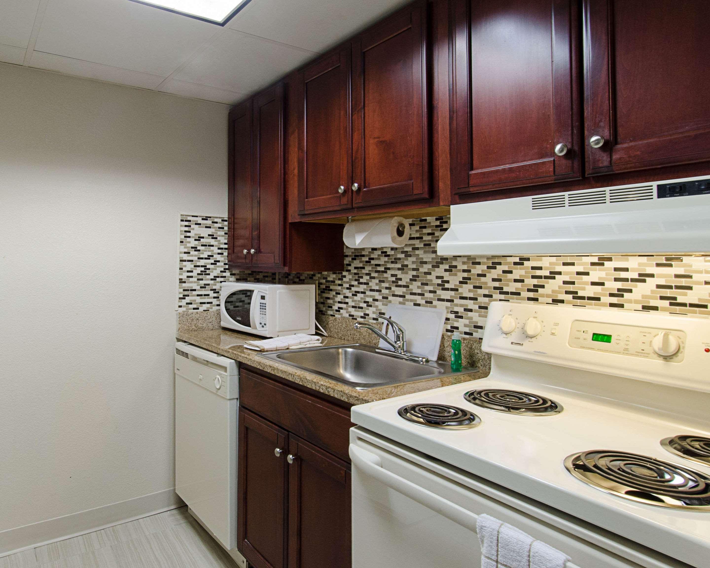 Quality Inn & Suites Worcester Exteriör bild