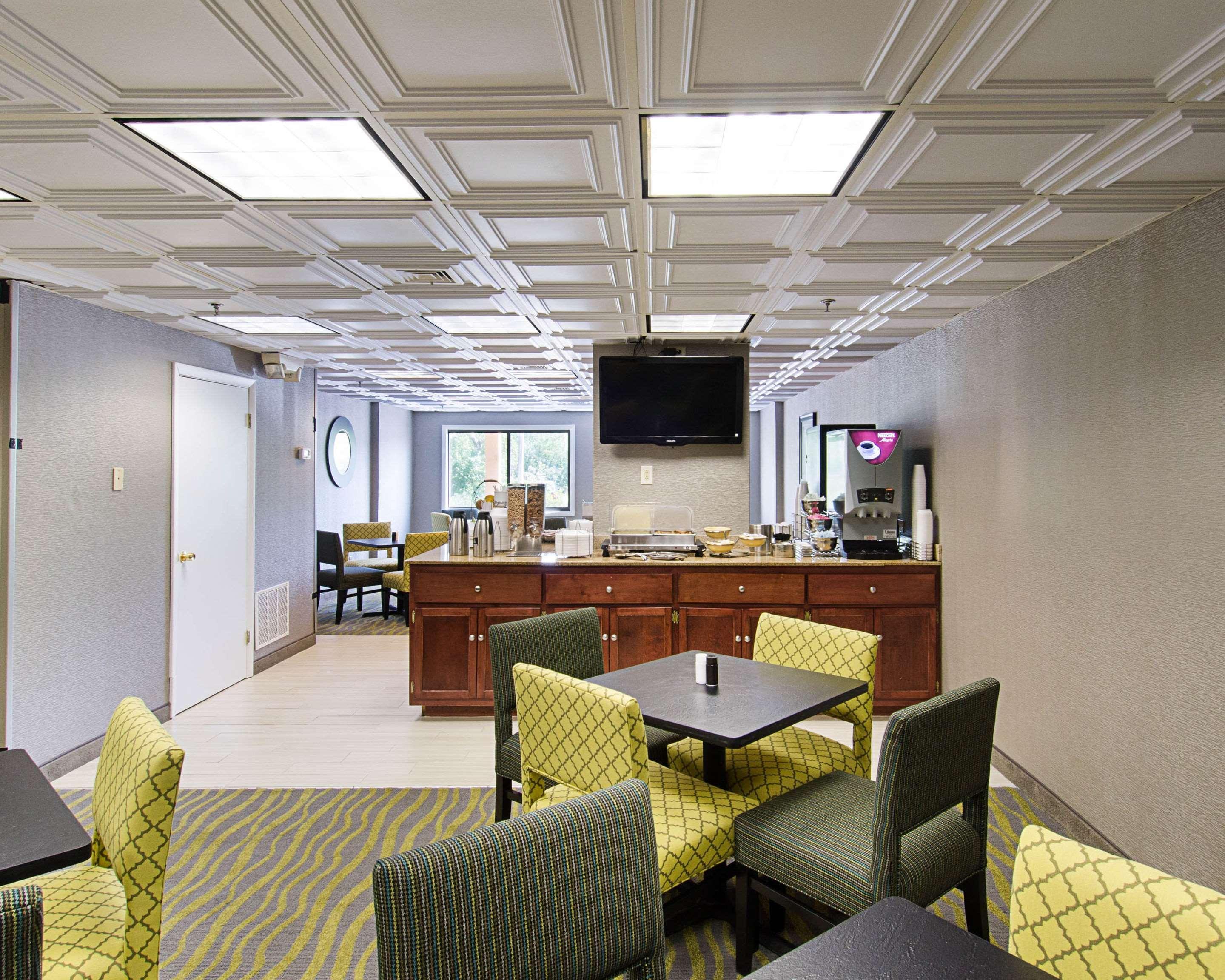 Quality Inn & Suites Worcester Exteriör bild