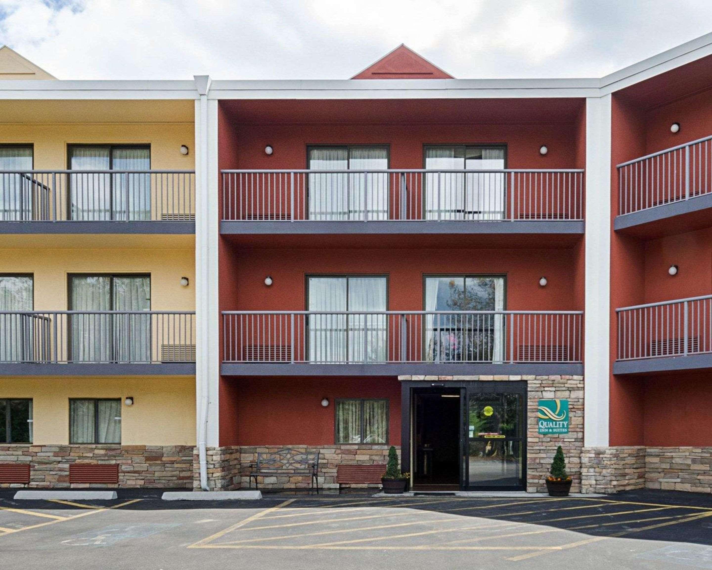 Quality Inn & Suites Worcester Exteriör bild