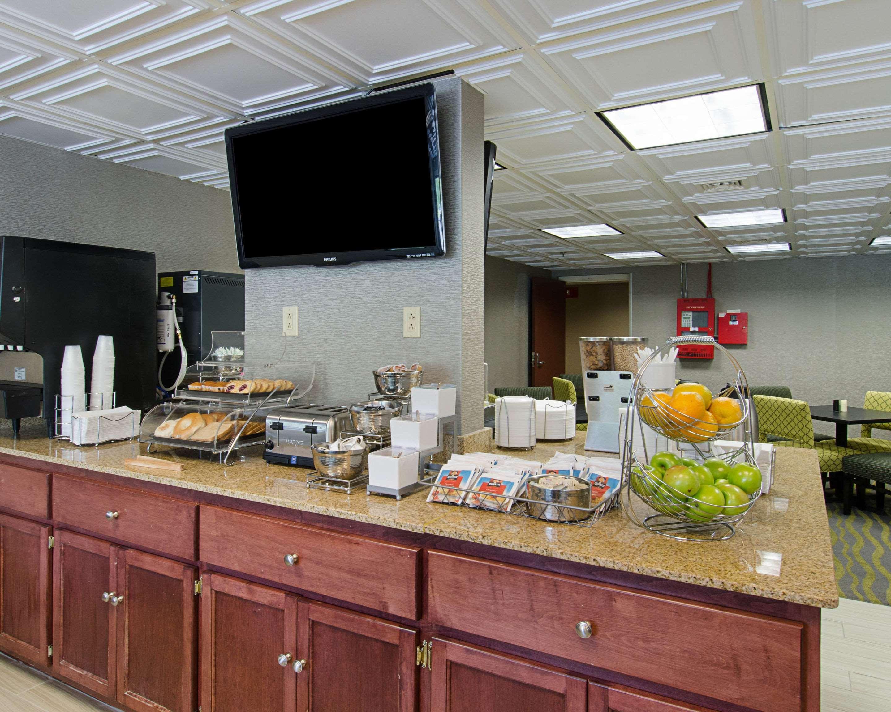 Quality Inn & Suites Worcester Exteriör bild