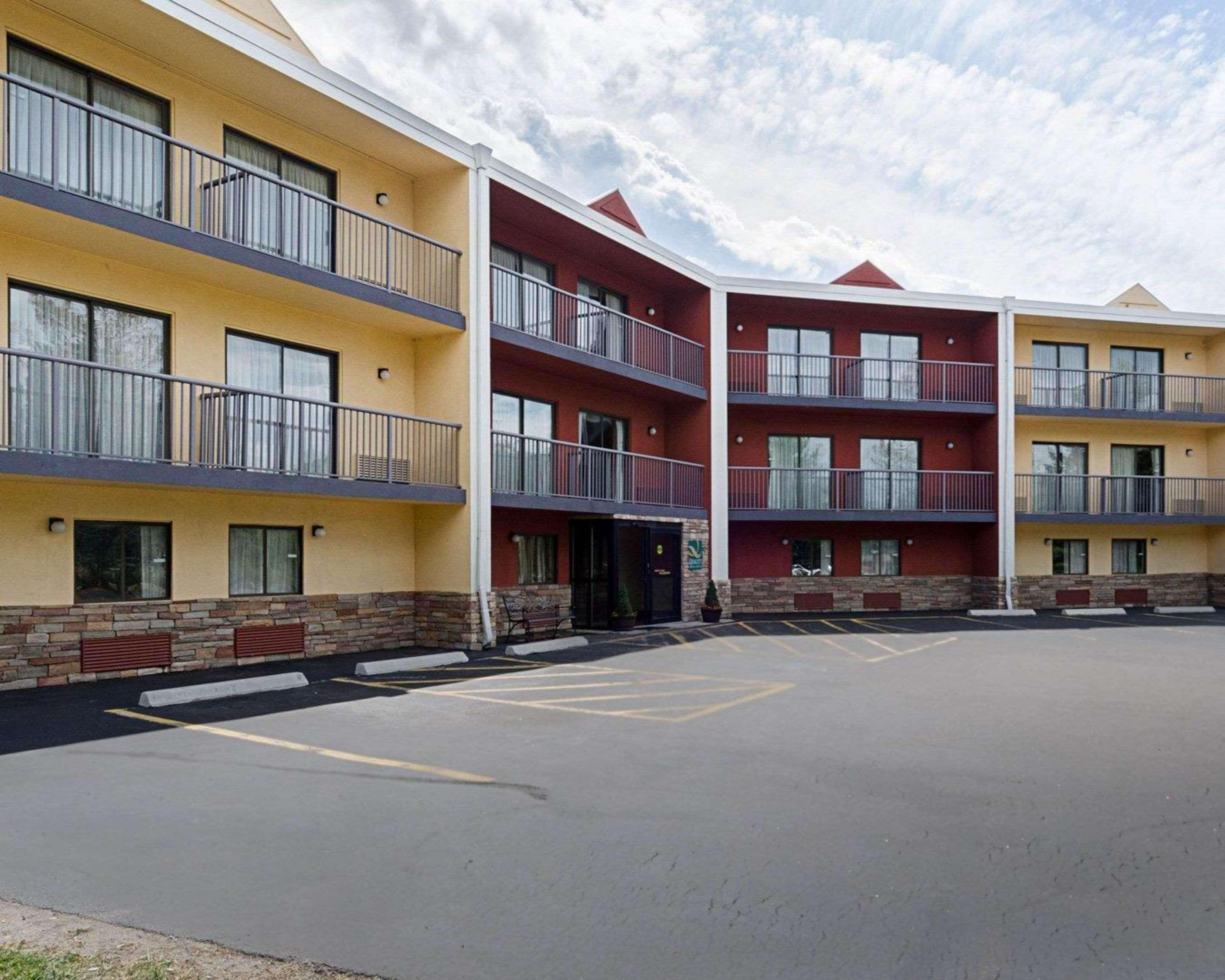 Quality Inn & Suites Worcester Exteriör bild