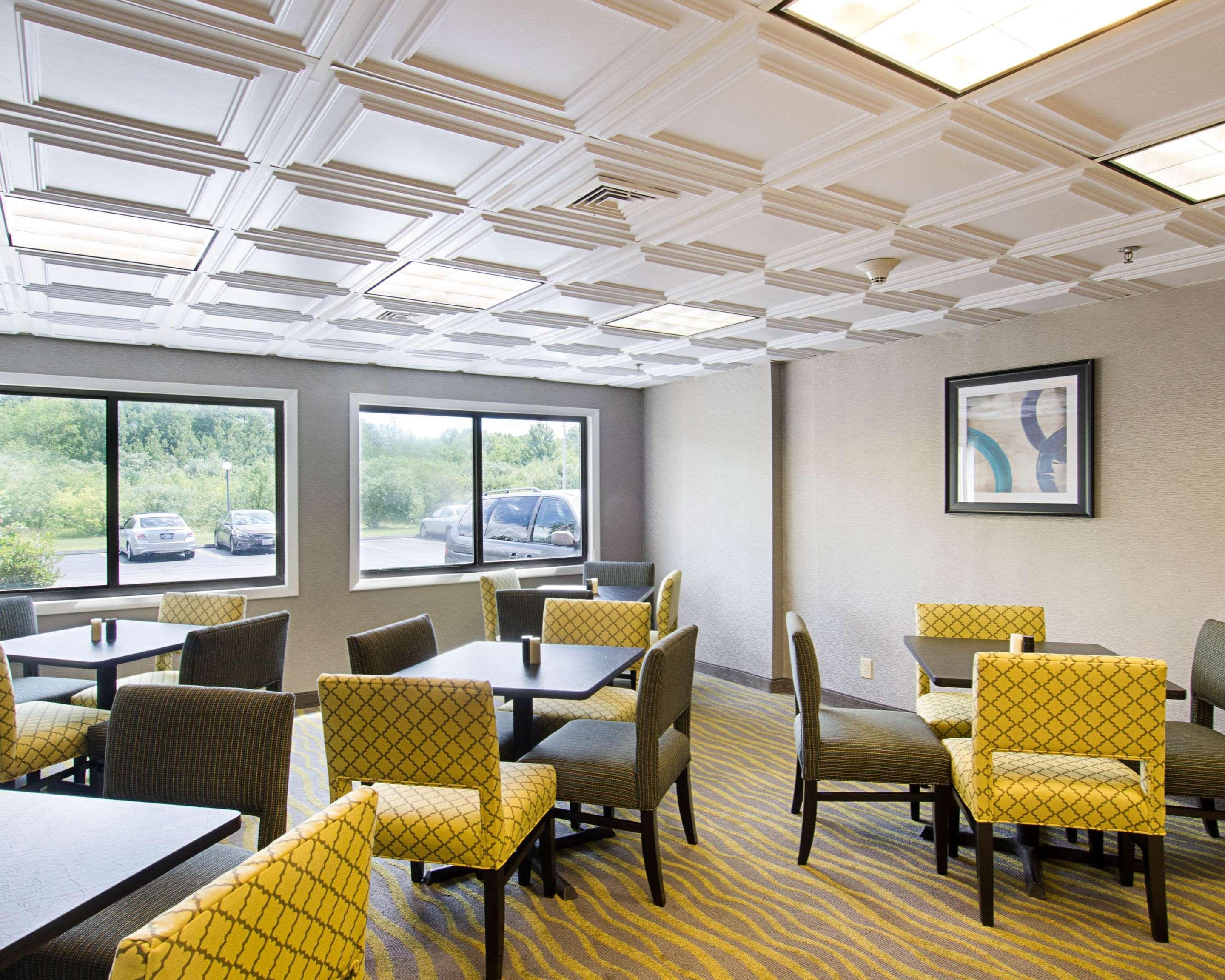 Quality Inn & Suites Worcester Exteriör bild