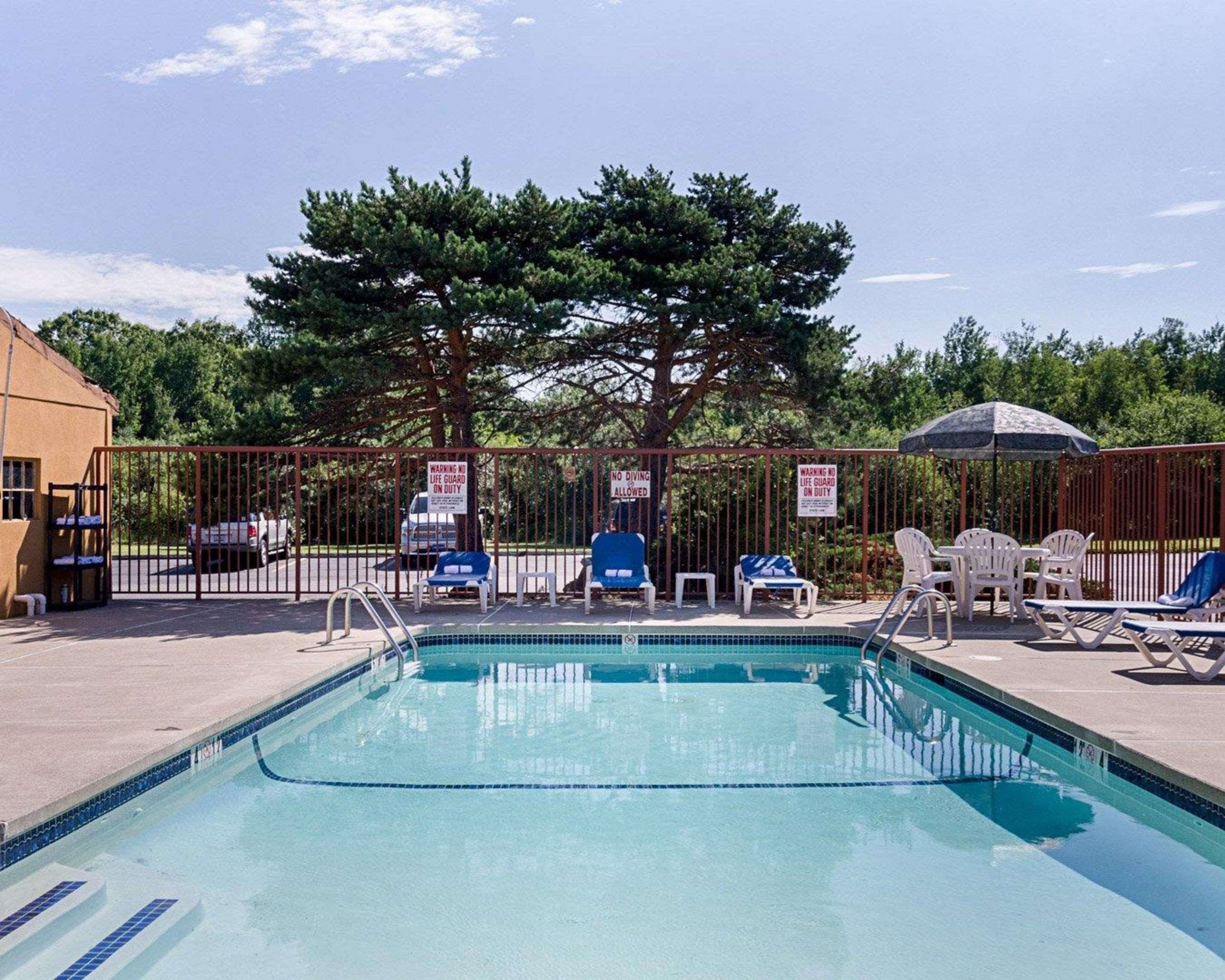 Quality Inn & Suites Worcester Exteriör bild