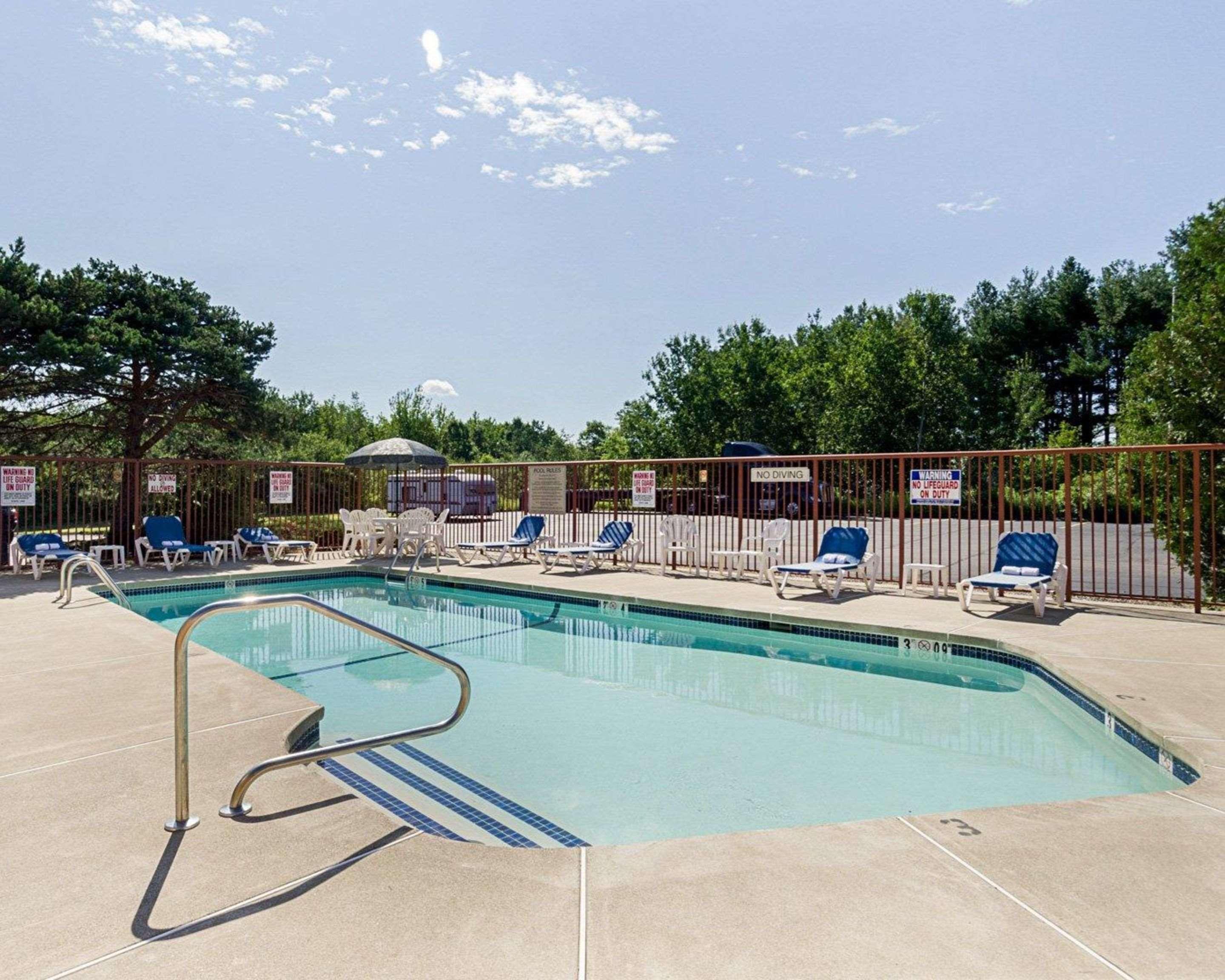 Quality Inn & Suites Worcester Exteriör bild