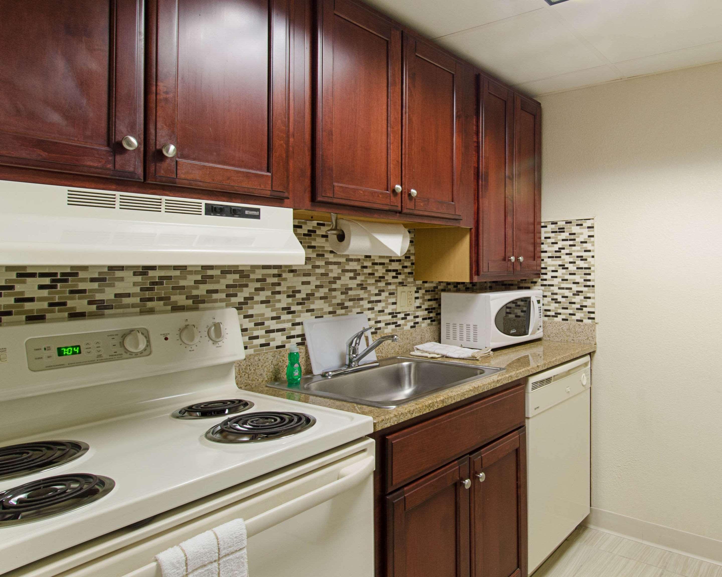 Quality Inn & Suites Worcester Exteriör bild